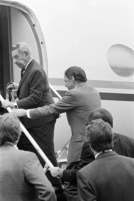 Framed Print : Frank Sinatra, pictured at London Gatwick Airport heading for Nice Framed Print : Frank Sinatra, pictured at London Gatwick Airport heading for Nice