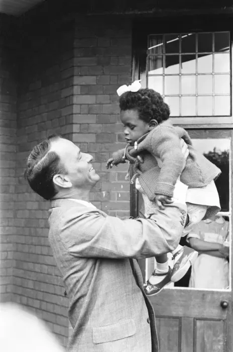 Framed Print : Frank Sinatra seen here during a visit to Royal National College for the Blind at Norwood Framed Print : Frank Sinatra seen here during a visit to Royal National College for the Blind at Norwood