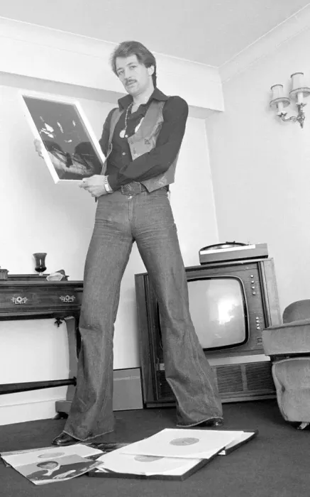 Framed Print : Frank Worthington Leicester and England footballer seen here at his Leicester flat Framed Print : Frank Worthington Leicester and England footballer seen here at his Leicester flat