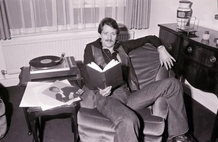 Framed Print : Frank Worthington Leicester and England footballer seen here at his Leicester flat Framed Print : Frank Worthington Leicester and England footballer seen here at his Leicester flat