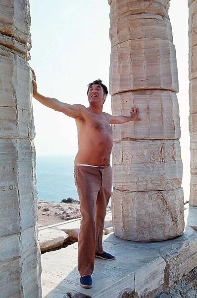 Frankie Howerd on holiday - August 1970 Dbase MSI