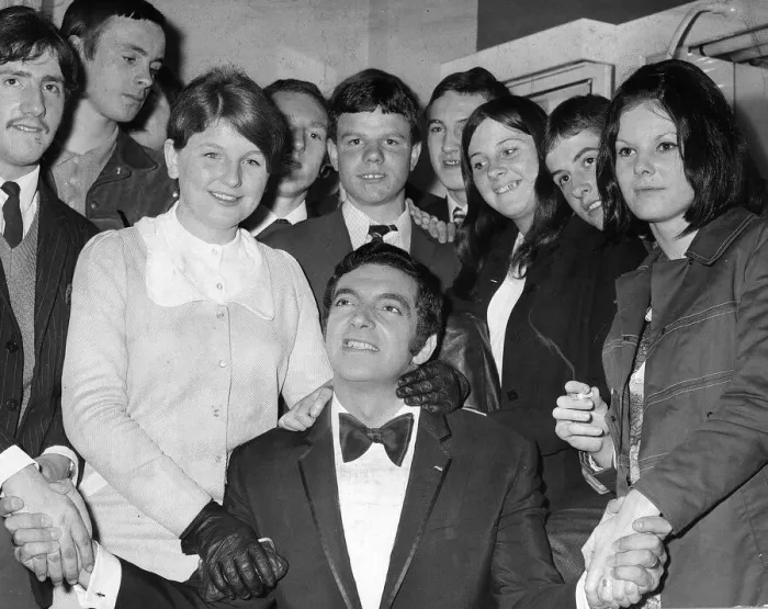 Framed Print : Frankie Vaughan in his dressing room in the Alhambra with Easterhouse gang boys Framed Print : Frankie Vaughan in his dressing room in the Alhambra with Easterhouse gang boys