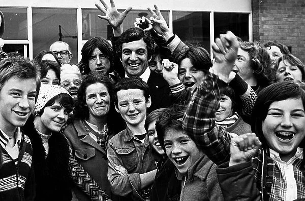 Frankie Vaughan visits the Easterhouse project with local kids in 1977