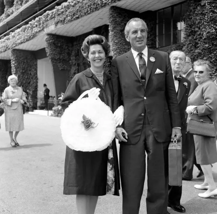 Framed Print : Fred Perry with his wife Barbara Riese at Wimbledon Tennis Championships Framed Print : Fred Perry with his wife Barbara Riese at Wimbledon Tennis Championships