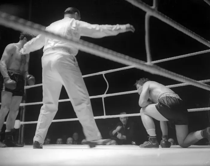 Framed Print : Freddie Hills and Gus Leslevich - Jul 1948 in action