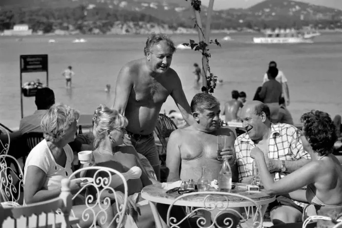 Framed Print : Freddie Laker: Entrepreneur with his motor cruiser in Majorca. July 1981 81-03733a-016