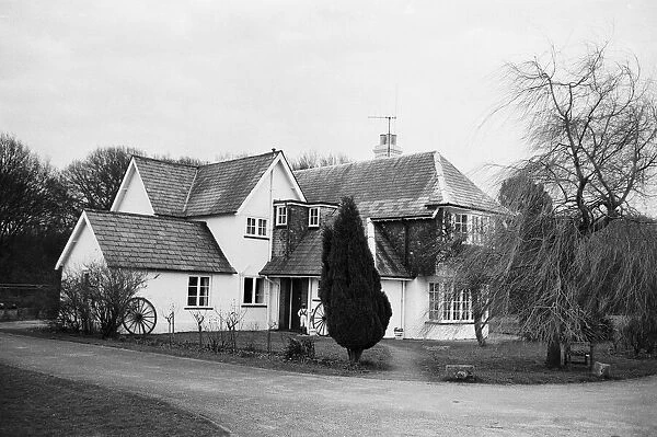 One of Freddie Lakers houses - The Woodcott Stud on Epsom Downs