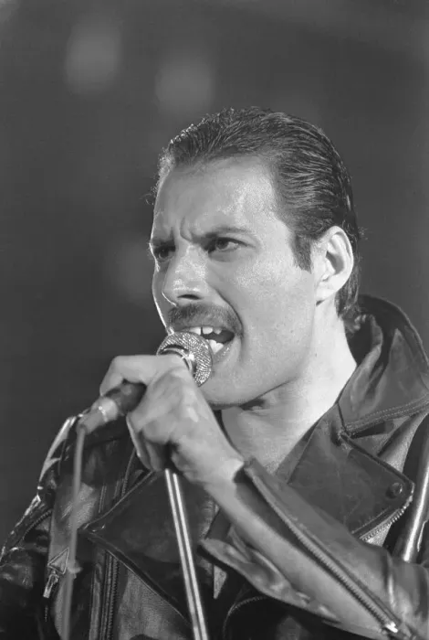 Framed Print : Freddie Mercury, lead singer of rock group Queen, delighted a packed audience Framed Print : Freddie Mercury, lead singer of rock group Queen, delighted a packed audience