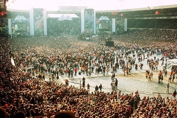 The Freddie Mercury Tribute at Wembley stadium Dbase msi 1990s Freddie