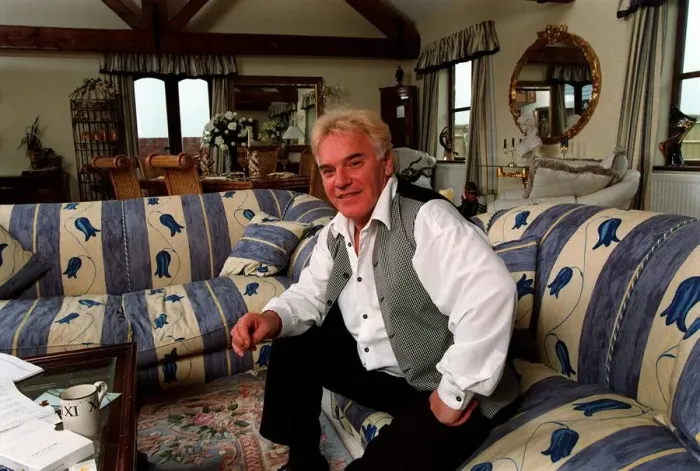 Framed Print : Freddie Starr Comedian / Actor June 98 Sitting on blue Framed Print : Freddie Starr Comedian / Actor June 98 Sitting on blue