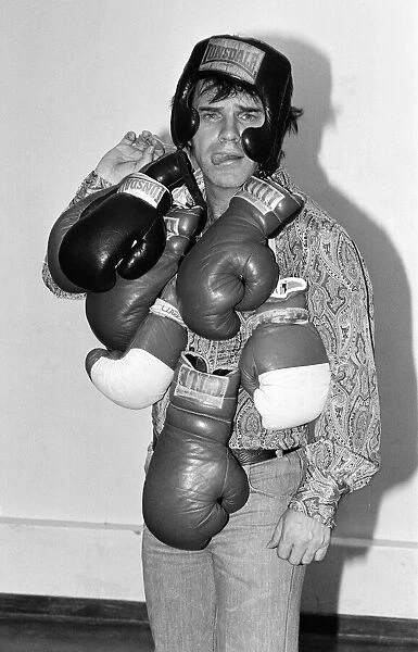 Freddie Starr, Comedian, pictured with boxing gloves, January 1981