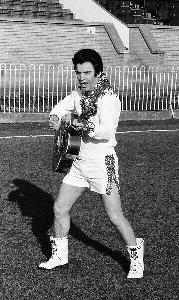 Freddie Starr, Comedian, at Wimbledon Football Club, to do some filming for his TV show