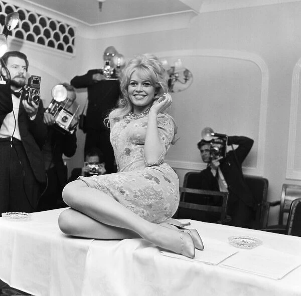 French film actress Brigitte Bardot in England to make a new film '
