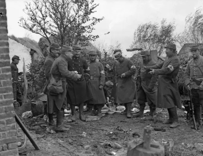 Framed Print : French Red Cross orderlies close to the front near Diksmuide during the Battle of