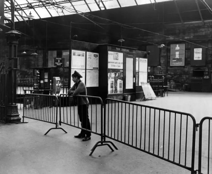 Framed Print : The frontier at Central Station, is separates the busy low level station Framed Print : The frontier at Central Station, is separates the busy low level station