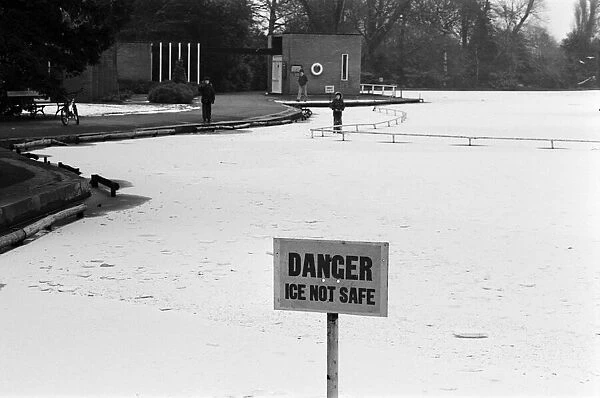 Frozen Lake, Cannon Hill Park, Birmingham, England, 12th February 1978