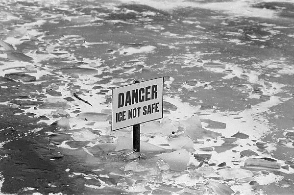 Frozen Lake, Cannon Hill Park, Birmingham, England, 17th February 1986