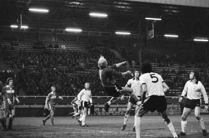 Framed Print : Fulham 0-0 Middlesbrough, Anglo Scottish Cup Final, 2nd Leg at Craven Cottage Framed Print : Fulham 0-0 Middlesbrough, Anglo Scottish Cup Final, 2nd Leg at Craven Cottage