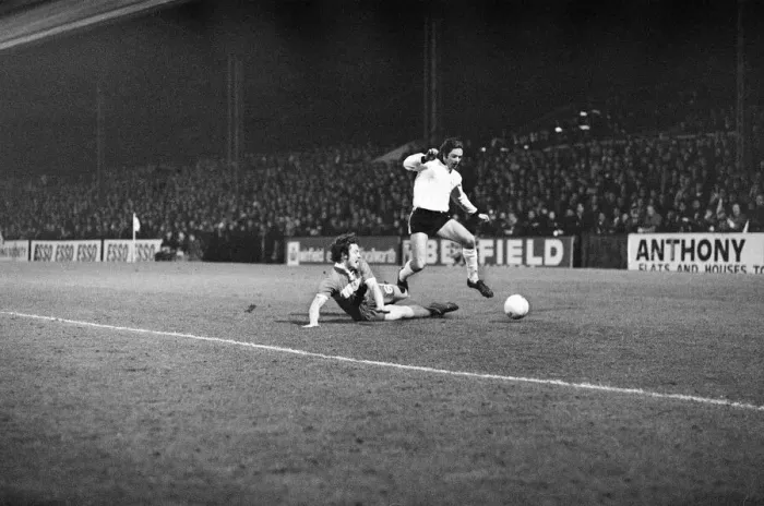 Framed Print : Fulham 0-0 Middlesbrough, Anglo Scottish Cup Final, 2nd Leg at Craven Cottage Framed Print : Fulham 0-0 Middlesbrough, Anglo Scottish Cup Final, 2nd Leg at Craven Cottage