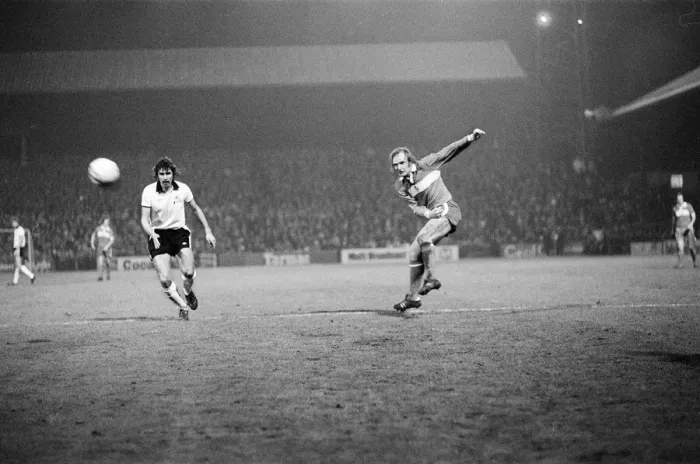 Framed Print : Fulham 0-0 Middlesbrough, Anglo Scottish Cup Final, 2nd Leg at Craven Cottage Framed Print : Fulham 0-0 Middlesbrough, Anglo Scottish Cup Final, 2nd Leg at Craven Cottage