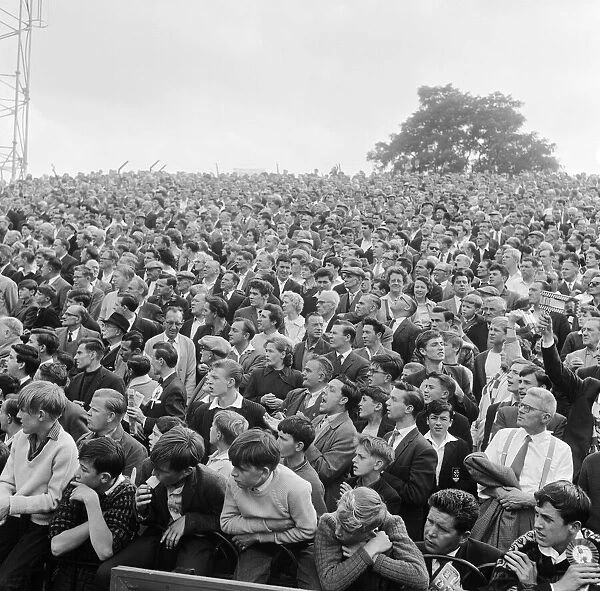 Fulham 1 v. Arsenal 3. Fulham fans at Craven Cottage 15th September 1962