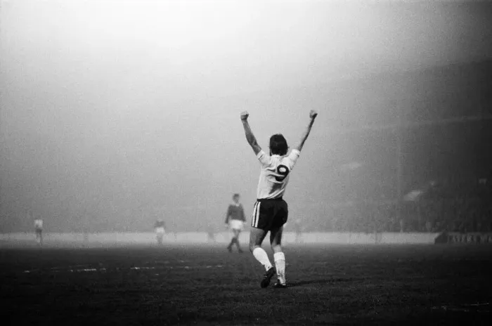 Framed Print : Fulham 2 v. Nottingham Forest 1. 1975 FA Cup run Fourth round, third replay Framed Print : Fulham 2 v. Nottingham Forest 1. 1975 FA Cup run Fourth round, third replay