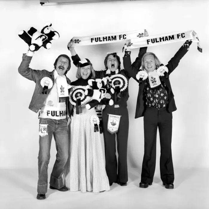 Framed Print : Fulham Supporters Harry Fowler, Honor Blackman, Alan Price