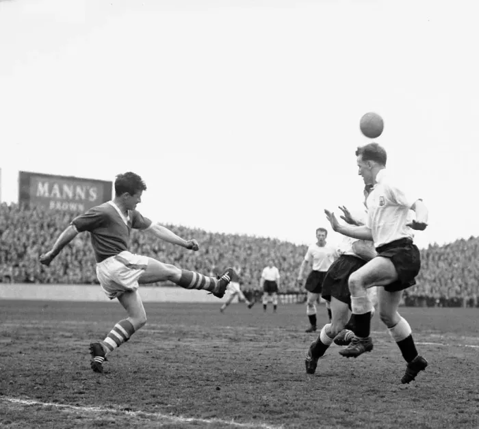 Framed Print : Fulhams Trevor Tosh Chamberlain (right) seen here blocking a shot from the Middlesbrough Framed Print : Fulhams Trevor Tosh Chamberlain (right) seen here blocking a shot from the Middlesbrough
