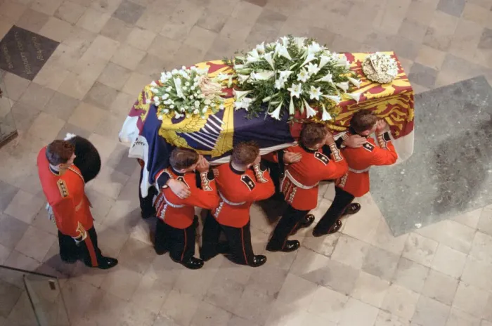 Framed Print : The funeral of Diana, Princess of Wales at Westminster Abbey, London. 6th September 1997 Framed Print : The funeral of Diana, Princess of Wales at Westminster Abbey, London. 6th September 1997