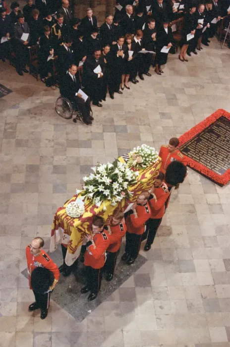 Framed Print : The funeral of Diana, Princess of Wales at Westminster Abbey, London. 6th September 1997 Framed Print : The funeral of Diana, Princess of Wales at Westminster Abbey, London. 6th September 1997