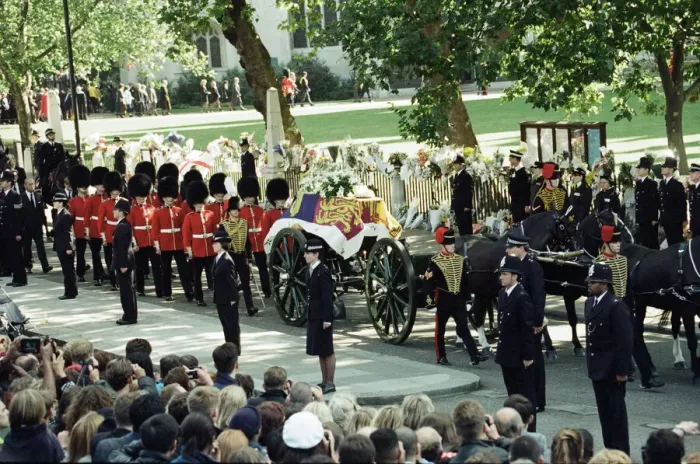 Framed Print : The funeral of Diana, Princess of Wales at Westminster Abbey, London. 6th September 1997