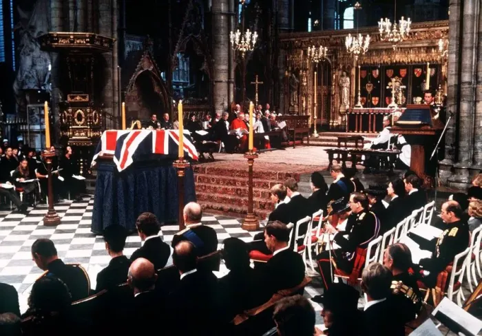 Framed Print : The funeral of Earl Mountbatten the uncle of Queen Elizabeth British Monarch Framed Print : The funeral of Earl Mountbatten the uncle of Queen Elizabeth British Monarch