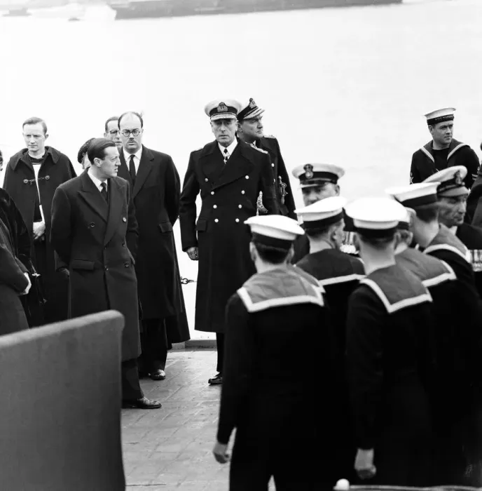 Framed Print : The funeral of Edwina Mountbatten, Countess Mountbatten of Burma aboard HMS Wakeful off