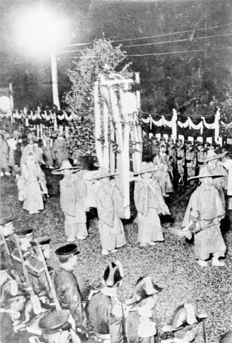 Framed Print : The Funeral of the Emperor of Japan 1912 Mikado Sun banner passing through