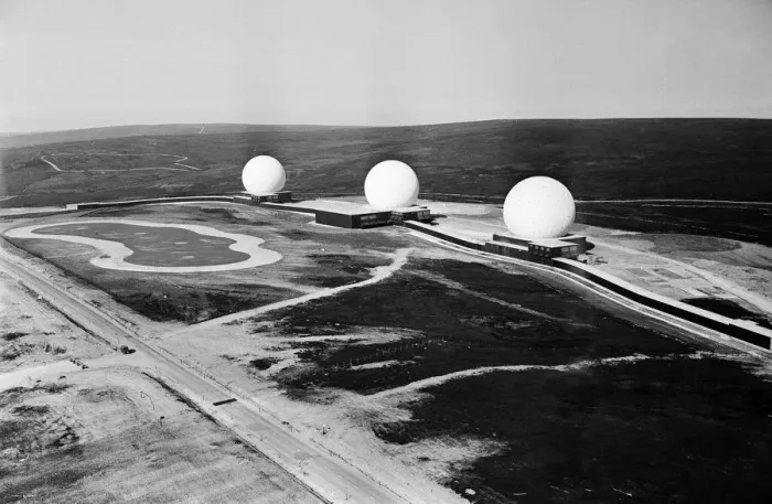 Framed Print : Fylingdales Royal Air Force station on Snod Hill in the North York Moors, England Framed Print : Fylingdales Royal Air Force station on Snod Hill in the North York Moors, England
