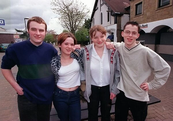 Gang warfare feature May 1998 Milngavie teenagers l-r Brian Gunnell 18 Mandy Mansell 17