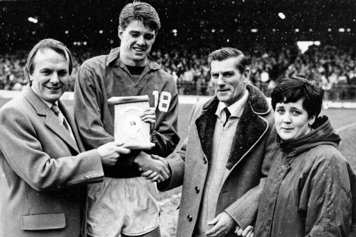 Framed Print : Gary Andrew Pallister (born 30 June 1965) is an English former professional footballer