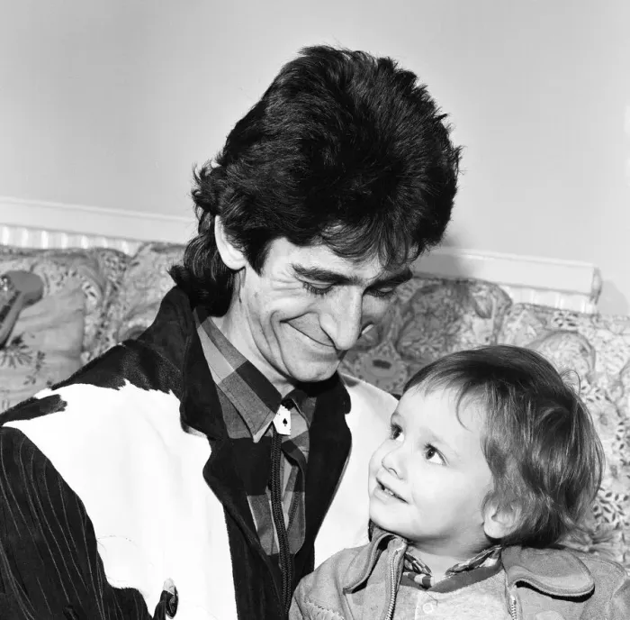 Framed Print : Gary Holton, Actor and son Red, pictured together at home in London, December 1984
