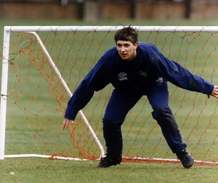 Framed Print : Gary Lineker Football TV Presenter practicing his goalkeeping skills at Spurs Millhill