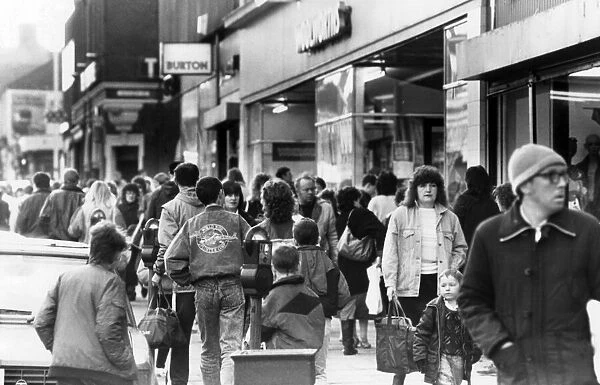 Gateshead High Street. 5th December 1988