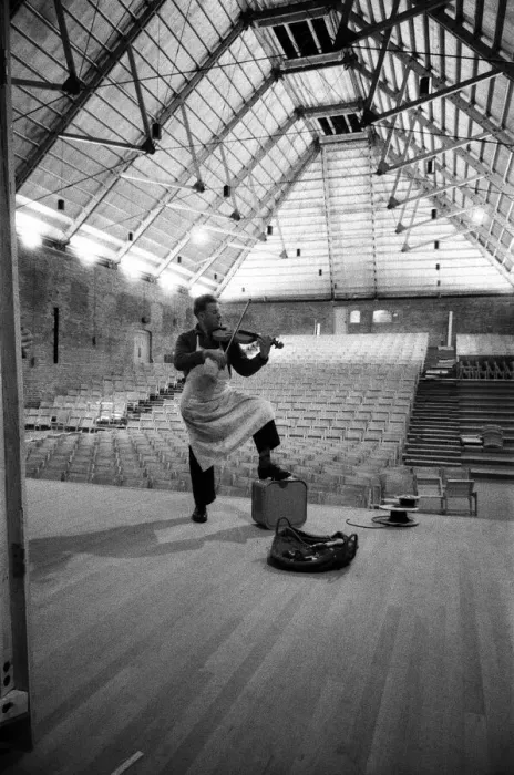 Framed Print : £13 a week carpenter Len Edmunds playing his homemade violin Framed Print : £13 a week carpenter Len Edmunds playing his homemade violin
