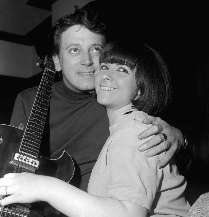 Framed Print : Gene Vincent rock & roll singer July 1965 with singer Jackie Frisco who annouced their
