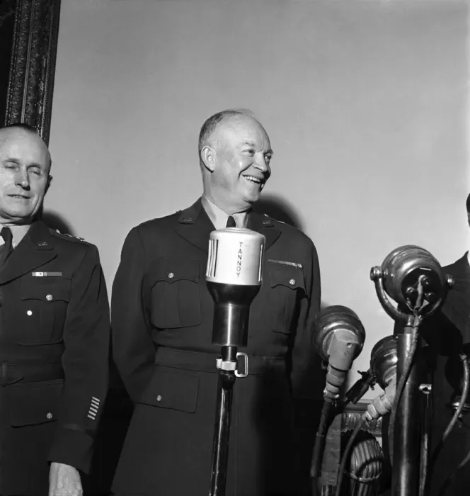 Framed Print : General Dwight Eisenhower at press conference in London. January 1951 B270