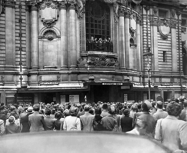 General Election 1945: Scene outside the Central Hall Westminster at the Labour Party