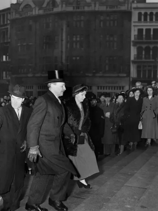 Framed Print : General Election 1950: A pre-election Thankgiving service was held at St Framed Print : General Election 1950: A pre-election Thankgiving service was held at St