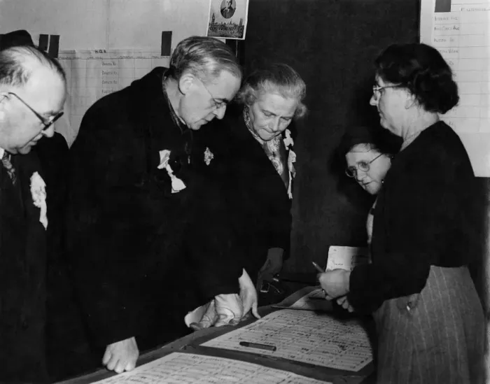 Framed Print : General Election: Sir Stafford Cripps, with Lady Cripps Framed Print : General Election: Sir Stafford Cripps, with Lady Cripps