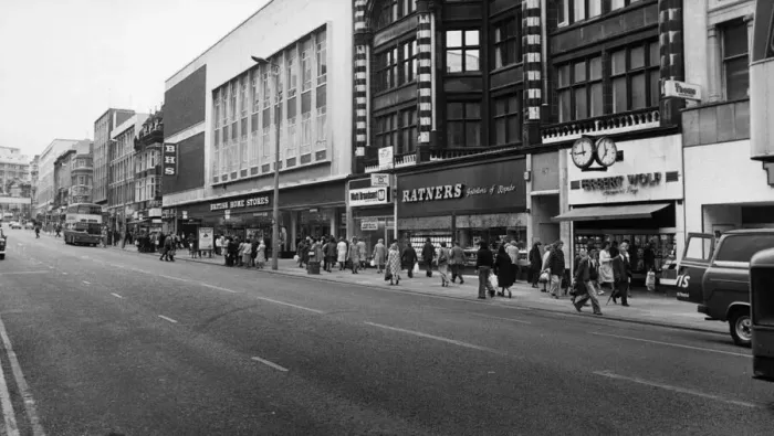 Framed Print : General scene of Lord Street Liverpool, Merseyside. 10th July 1980 Framed Print : General scene of Lord Street Liverpool, Merseyside. 10th July 1980