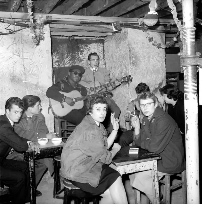 Framed Print : General scene of a Spanish cantina in central London. January 1954 A1d-001