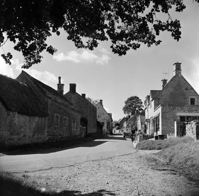 Framed Print : General scenes in Fifield, a village in Oxfordshire. 1957 Framed Print : General scenes in Fifield, a village in Oxfordshire. 1957