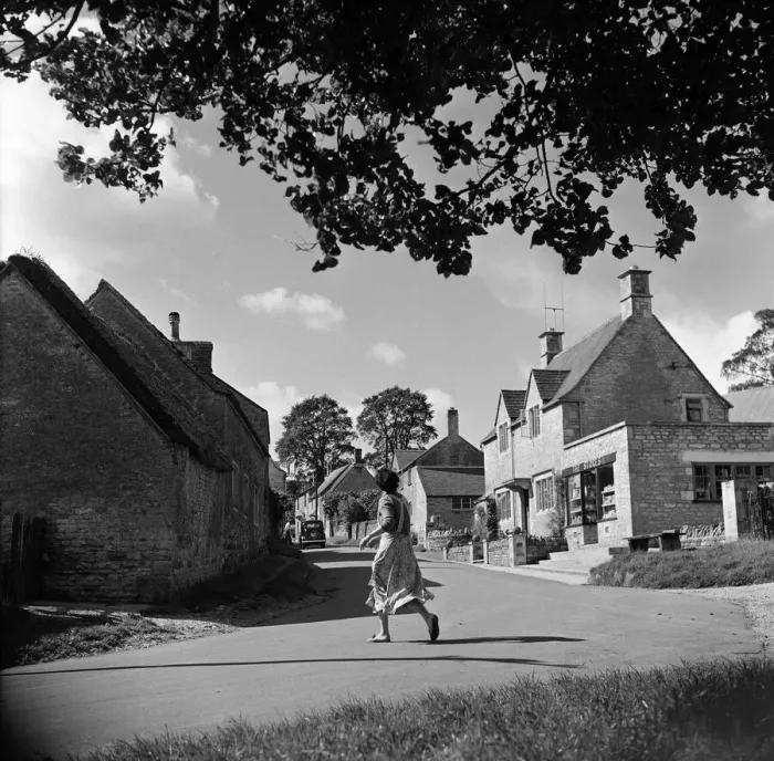 Framed Print : General scenes in Fifield, a village in Oxfordshire. 1957 Framed Print : General scenes in Fifield, a village in Oxfordshire. 1957